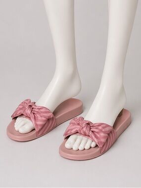NWT‎ VS PINK ANIMAL PRINT PINK BOW SLIDES